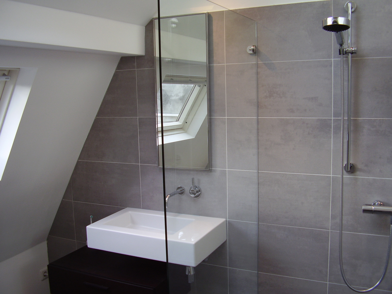 Badkamer en slaapkamer kastwand